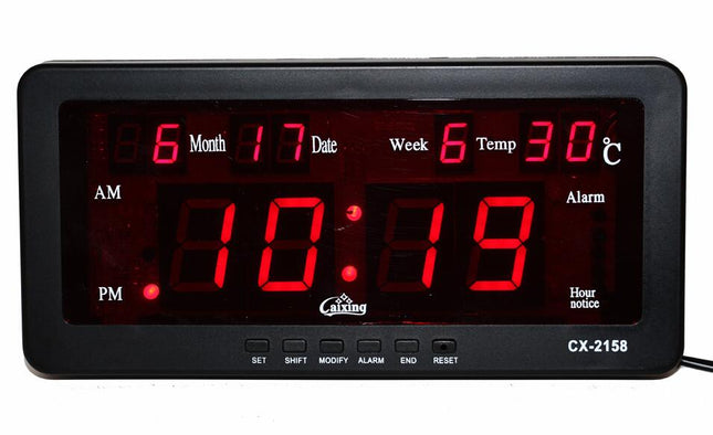 Digital bordklokke med dato og temperatur
