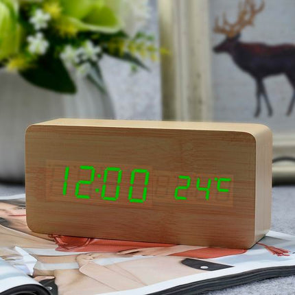 Klassisk digital vekkerklokke med temperatur