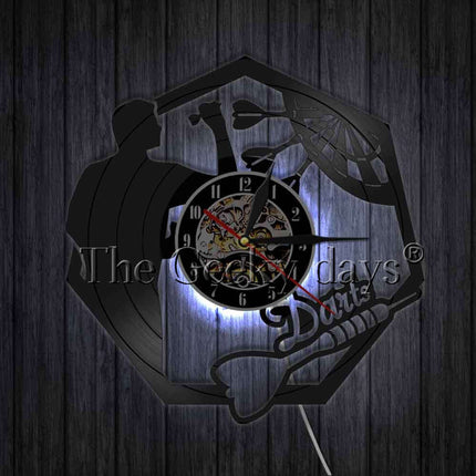Vinylklokke med dartspill motiv dekor