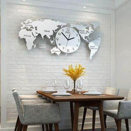 Stor verdenskart veggklokke som veggdekor