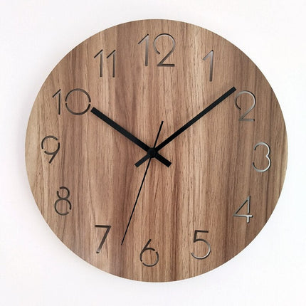 Enkel gul veggklokke for stue