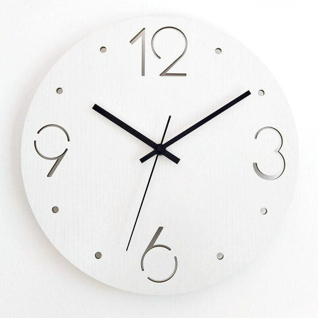 Enkel gul veggklokke for stue