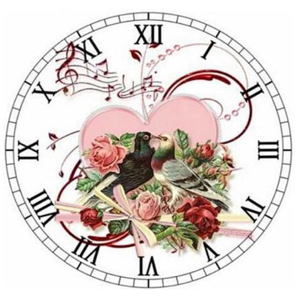 Vintage veggklokke med blomster og kanne