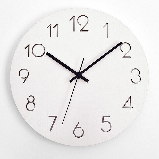 Enkel gul veggklokke for stue