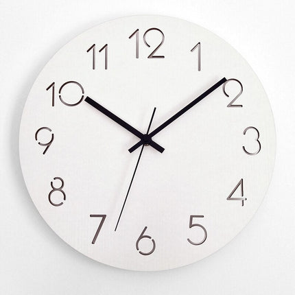 Enkel gul veggklokke for stue