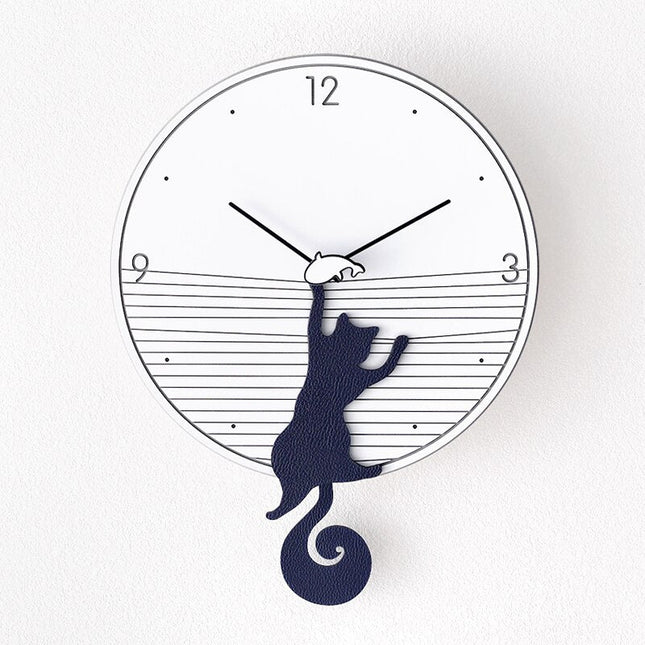 Veggklokke med klatrende katt design