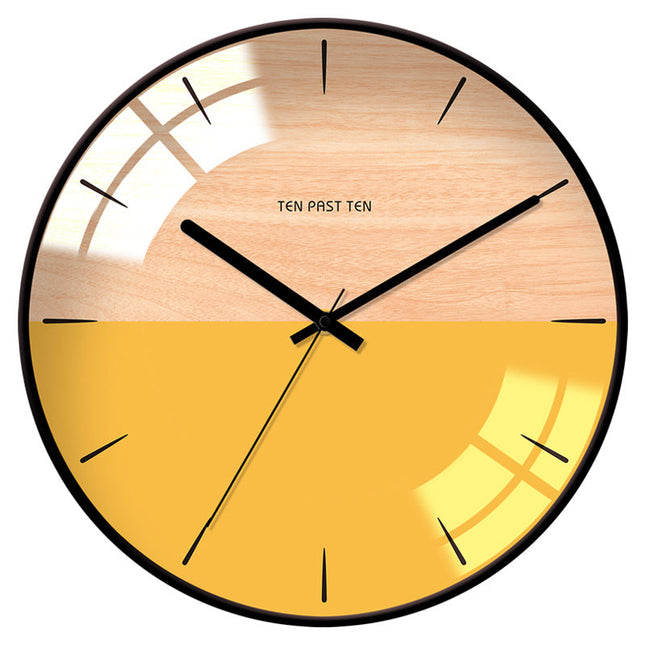 Moderne veggklokke med todelt urskive