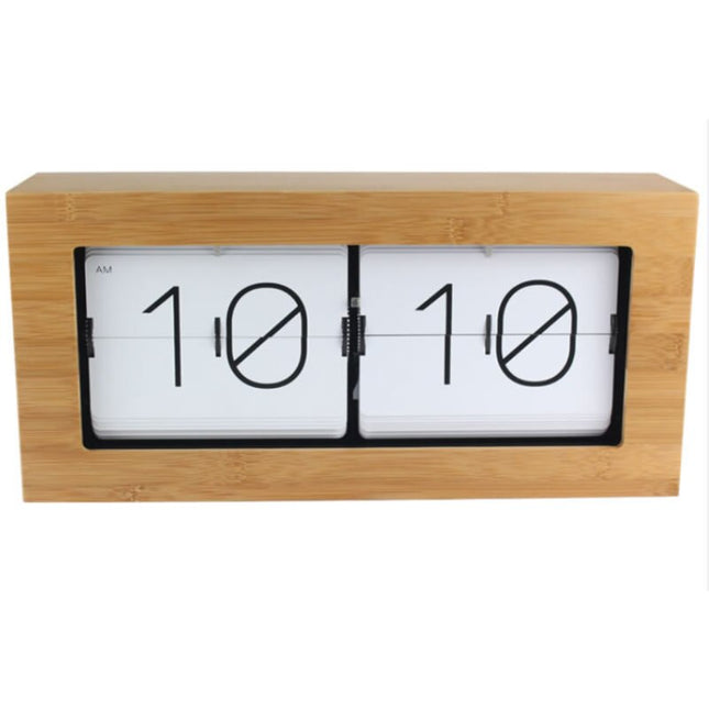 Retro flip-klokke med ramme i tre