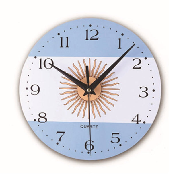 Rund veggklokke med flaggdesign