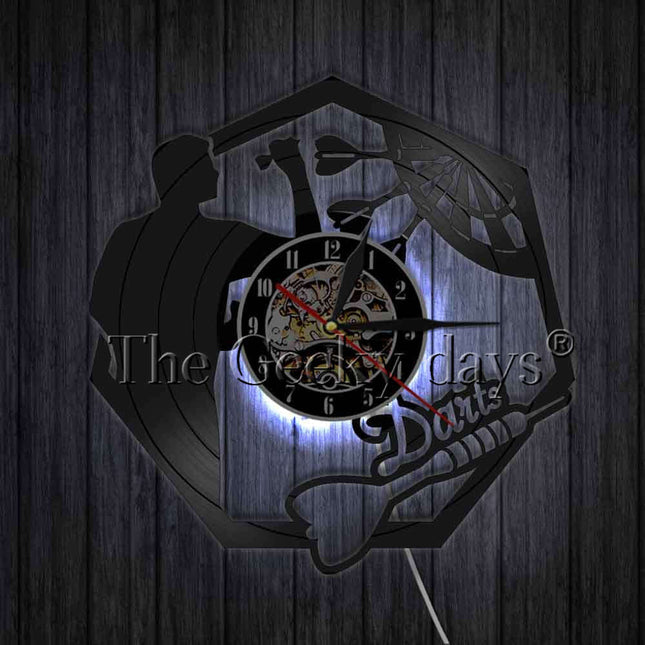 Vinylklokke med dartspill motiv dekor