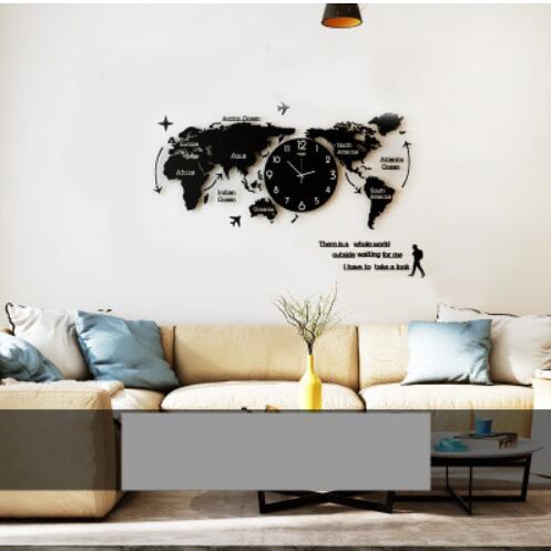 Sølvfarget verdenskart veggklokke i akryl