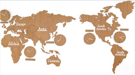 Veggklokke med verdenskart for flere tidssoner