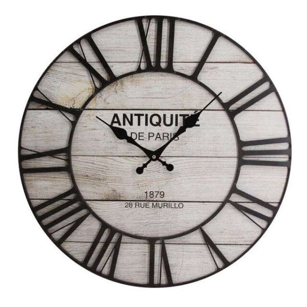 Vintage veggklokke med synlige tannhjul