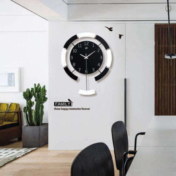Moderne design veggklokke med pendel