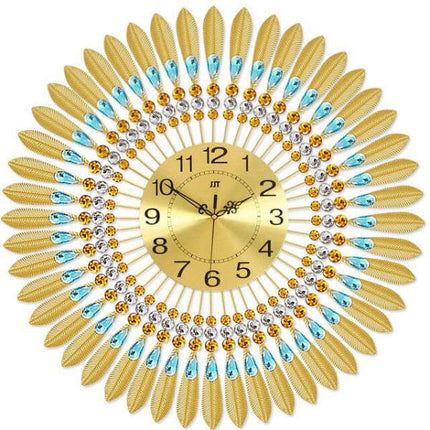 Stor luksuriøs veggklokke med fjærdesign