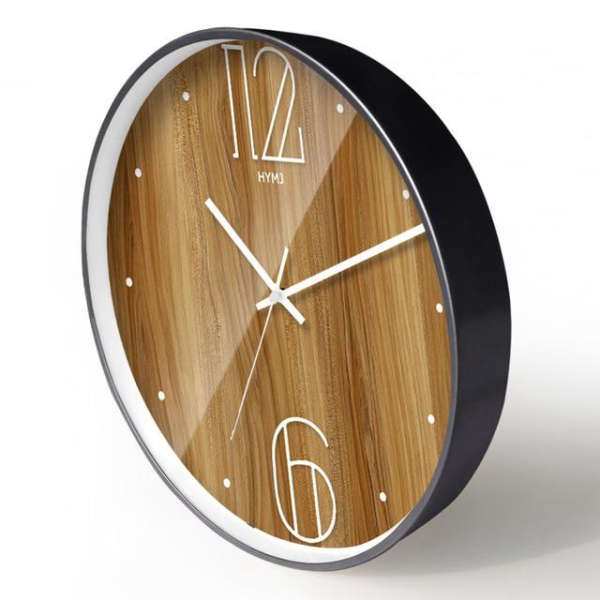 Moderne veggklokke i glass med trelook