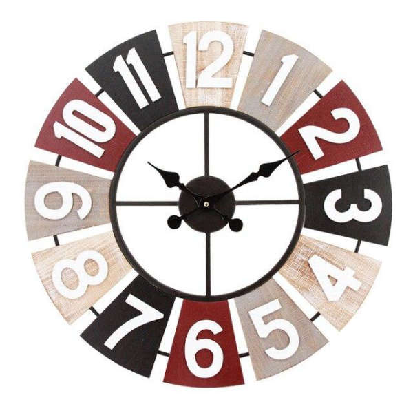 Vintage veggklokke med synlige tannhjul