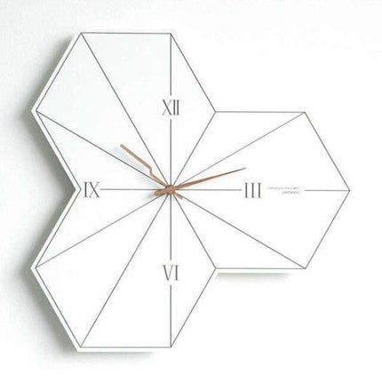 Hvit geometrisk veggklokke for stue
