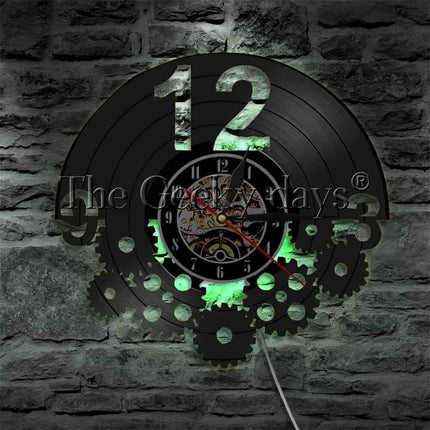 Steampunk vinyl veggklokke med LED-lys