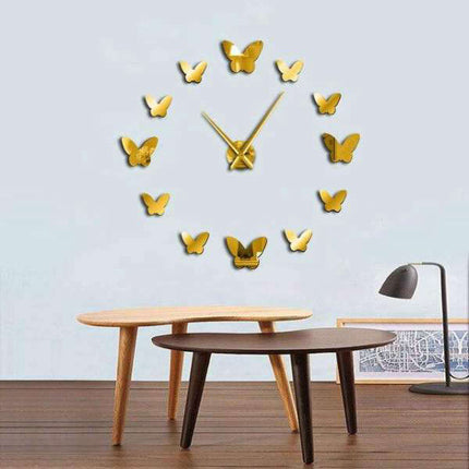 Elegant DIY veggklokke med sommerfugler