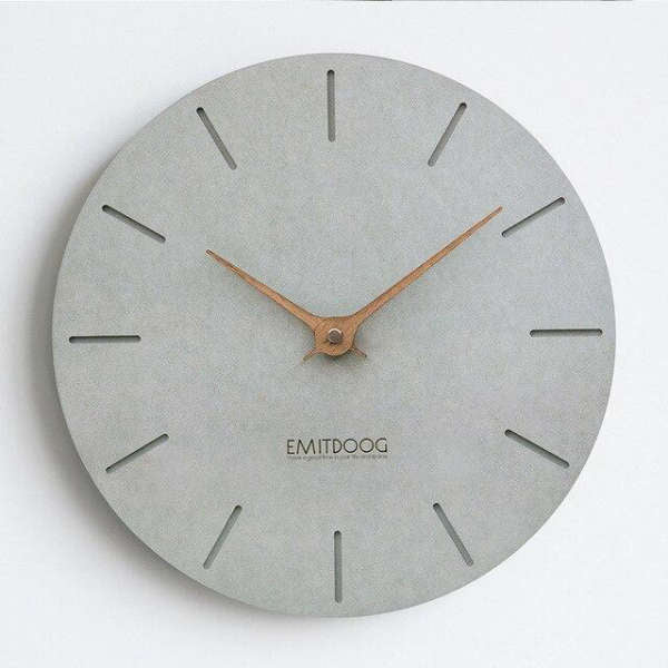 Stor minimalistisk veggklokke i betonglook