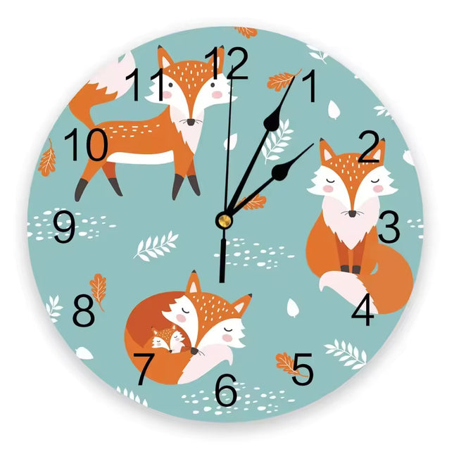 Rund veggklokke med søte rever