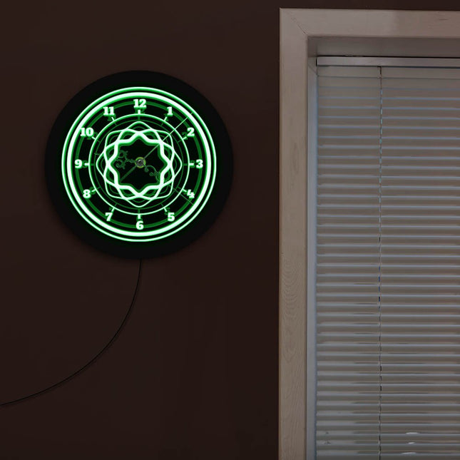 Abstrakt design LED veggklokke med lys