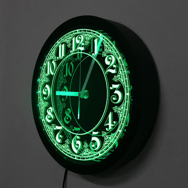 Veggklokke med LED-lys i arabisk design
