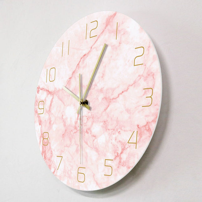Rund veggklokke med rosa marmor