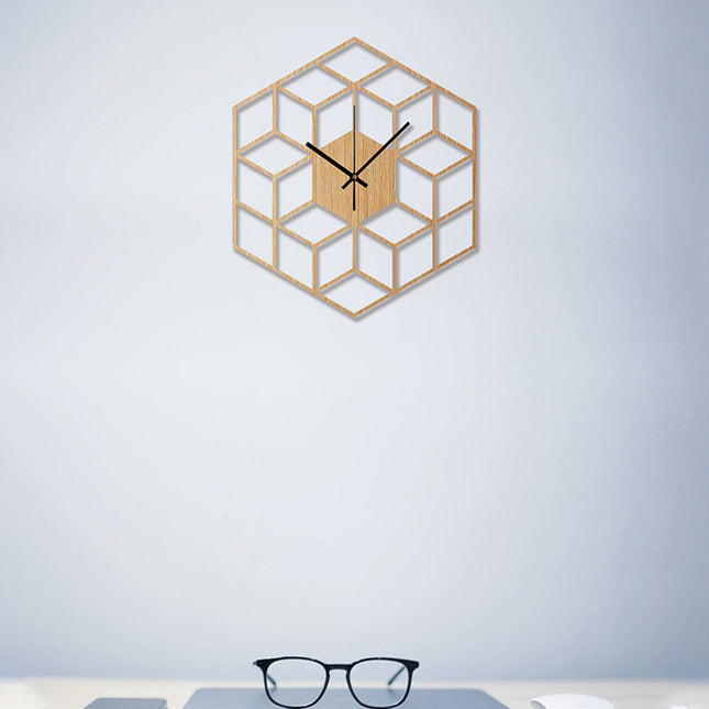 Geometrisk veggklokke i tre med kuber