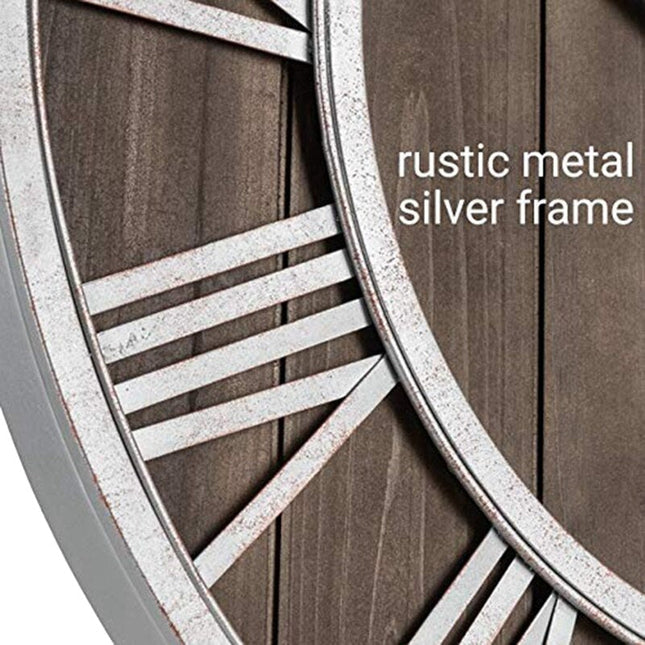 Stor veggklokke i tre og jern