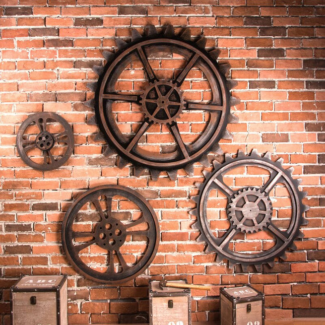 Vintage veggklokke designet som tannhjul