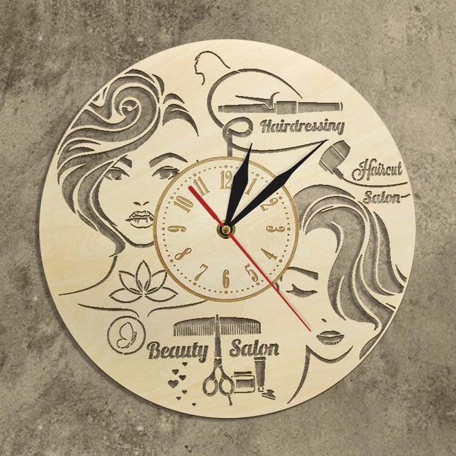 Dekorativ klokke for frisørsalong i tre