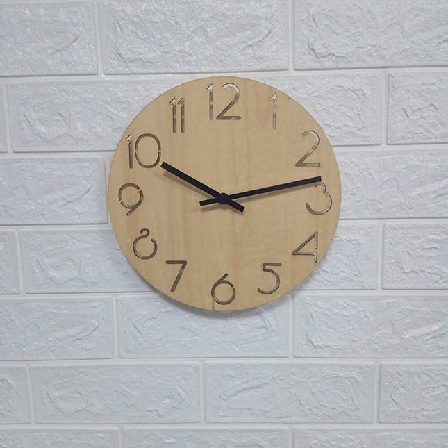 Minimalistisk vintage veggklokke i tre