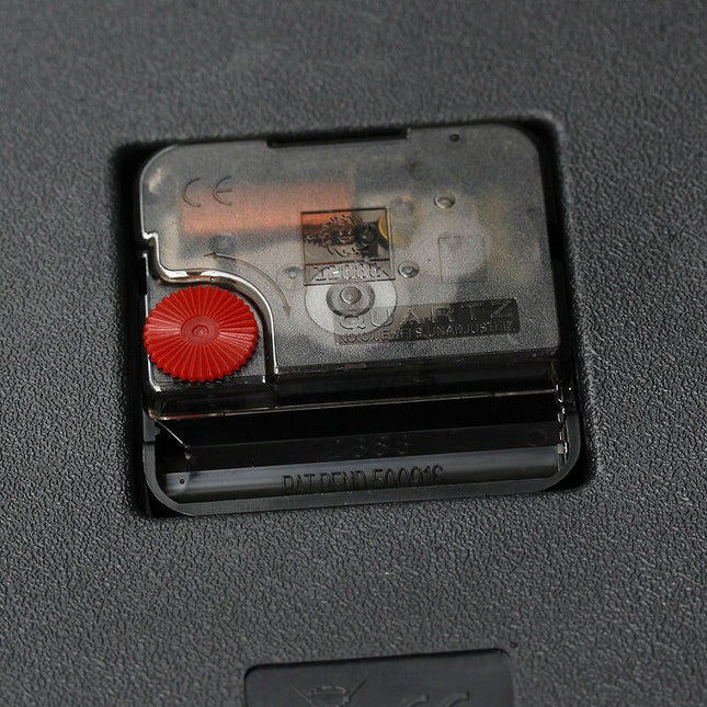 Rund veggklokke med sjiraff for barn