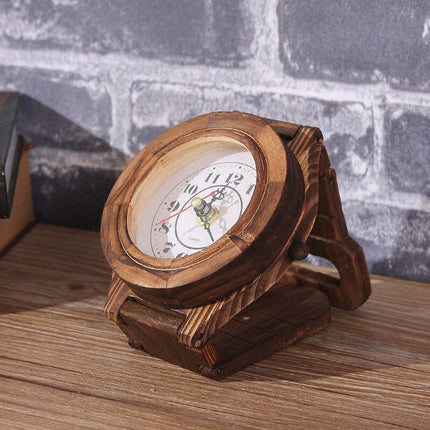 Vintage veggklokke som gigantisk armbåndsur