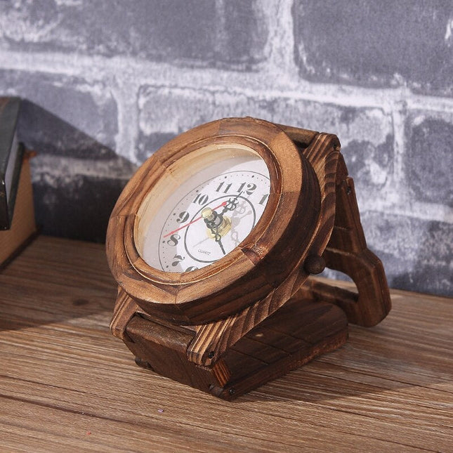 Vintage veggklokke som gigantisk armbåndsur
