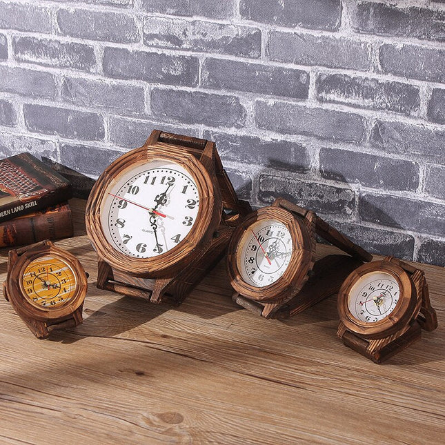 Vintage veggklokke som gigantisk armbåndsur
