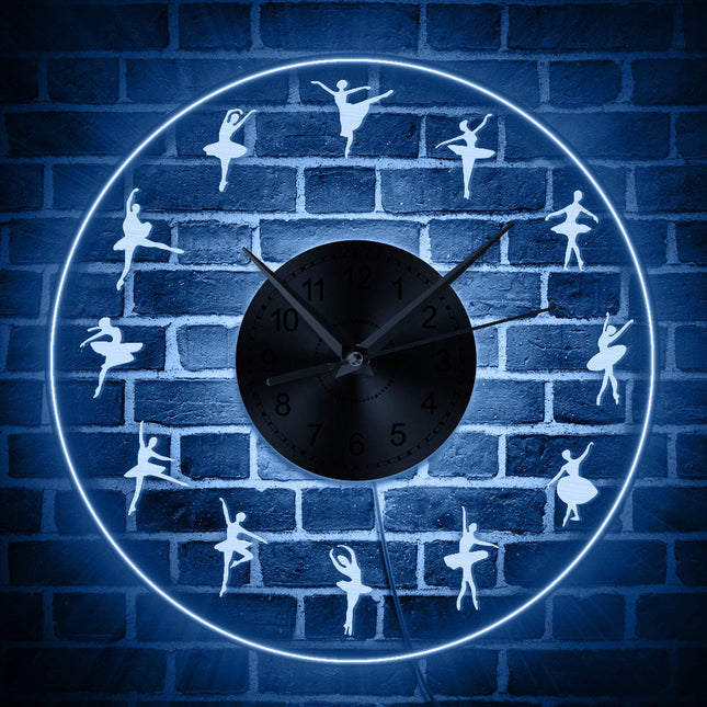 Rund LED-klokke med ballerinaer