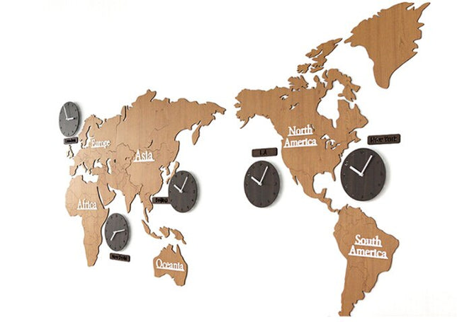 Veggklokke med verdenskart for flere tidssoner