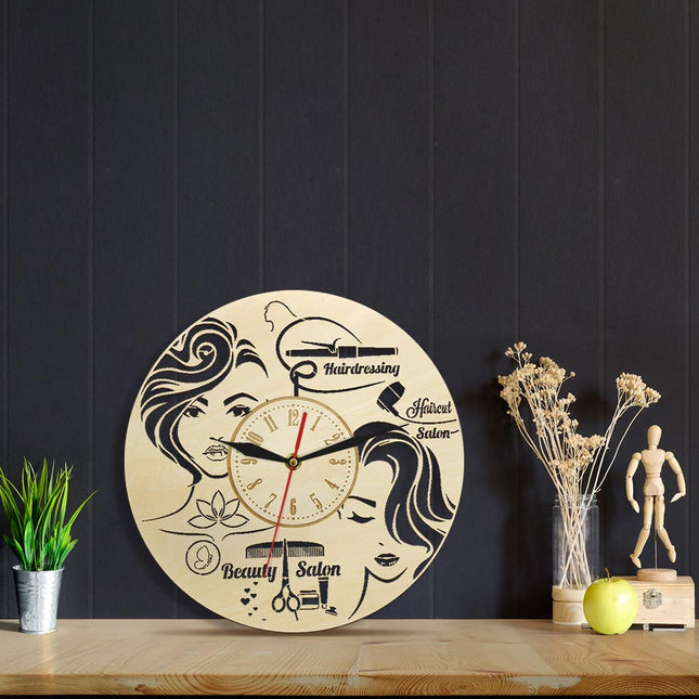 Dekorativ klokke for frisørsalong i tre