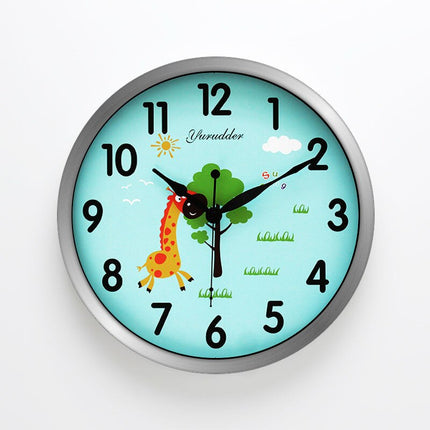Rund veggklokke med sjiraff for barn