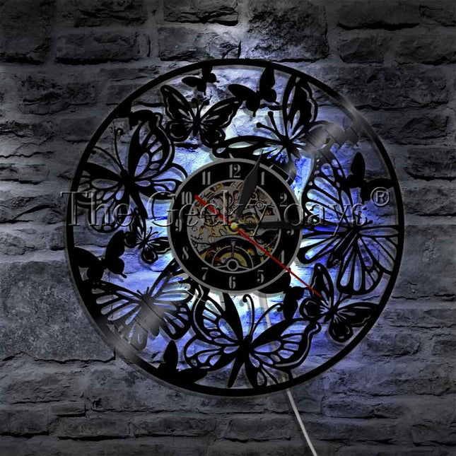 Vinylklokke med sommerfugler stue dekor