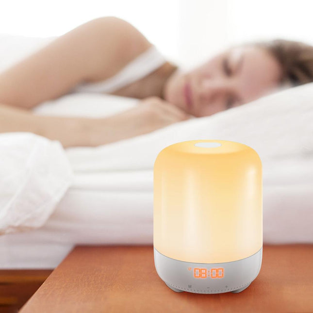 Nattbordslampe med innebygd digital vekkeklokke