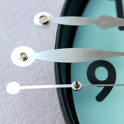 Rund veggklokke med sjiraff for barn