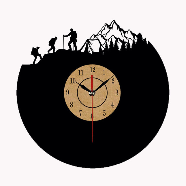 Veggklokke i vinyl med klatremotiv