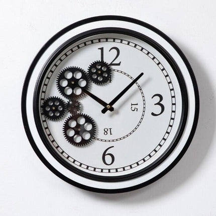 Steampunk veggklokke med synlige tannhjul