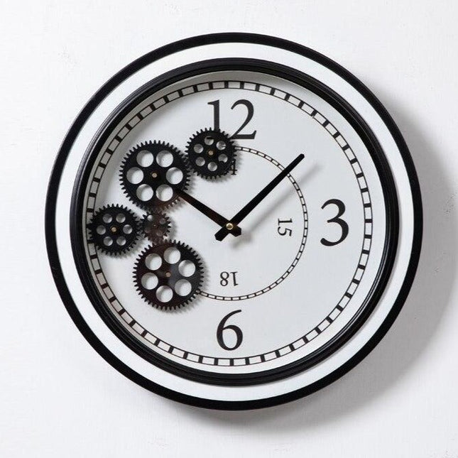 Steampunk veggklokke med synlige tannhjul