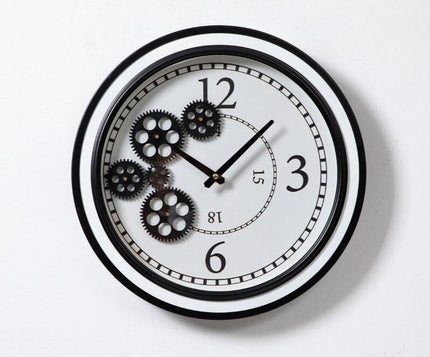 Steampunk veggklokke med synlige tannhjul