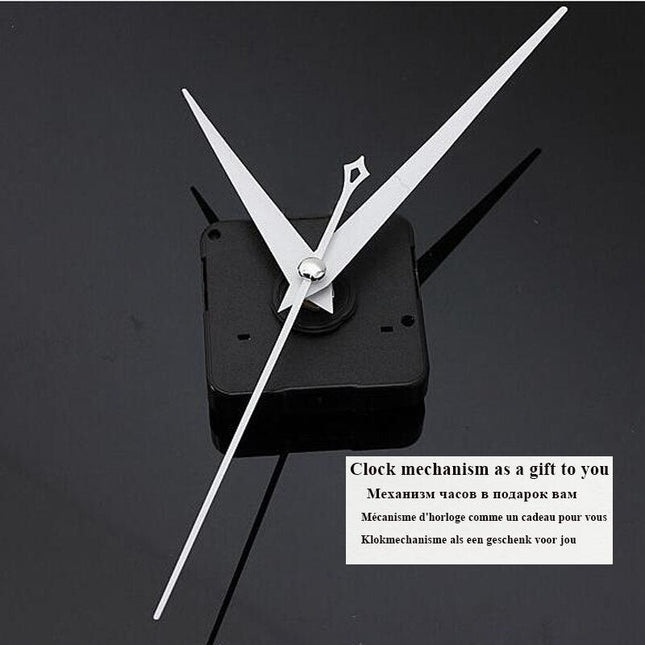 Vintage veggklokke med blomster og kanne